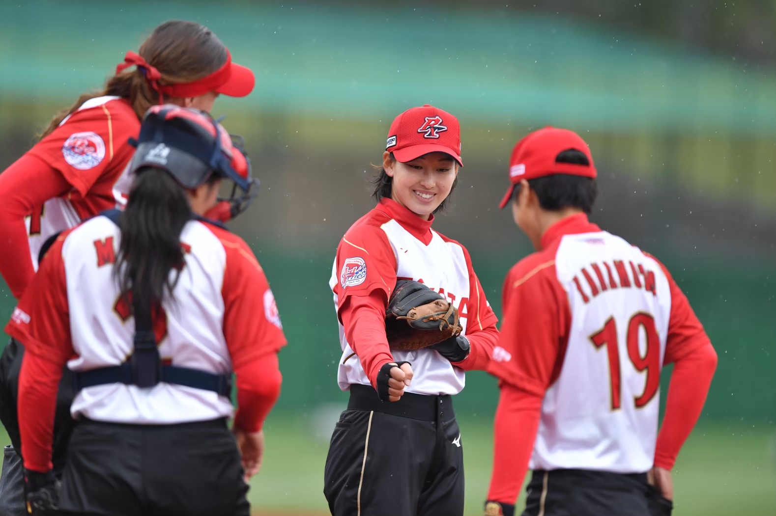 渥美 万奈 選手 スタッフ紹介 レッドテリアーズ トヨタ自動車女子ソフトボール部