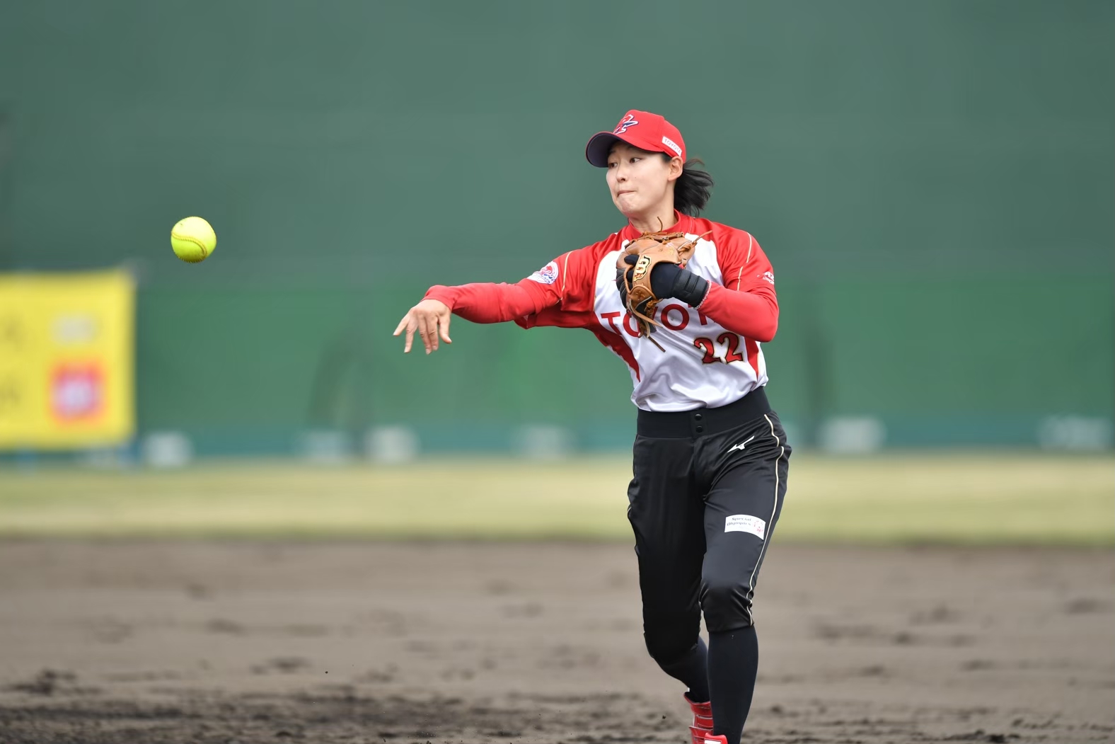 渥美 万奈 選手 スタッフ紹介 レッドテリアーズ トヨタ自動車女子ソフトボール部